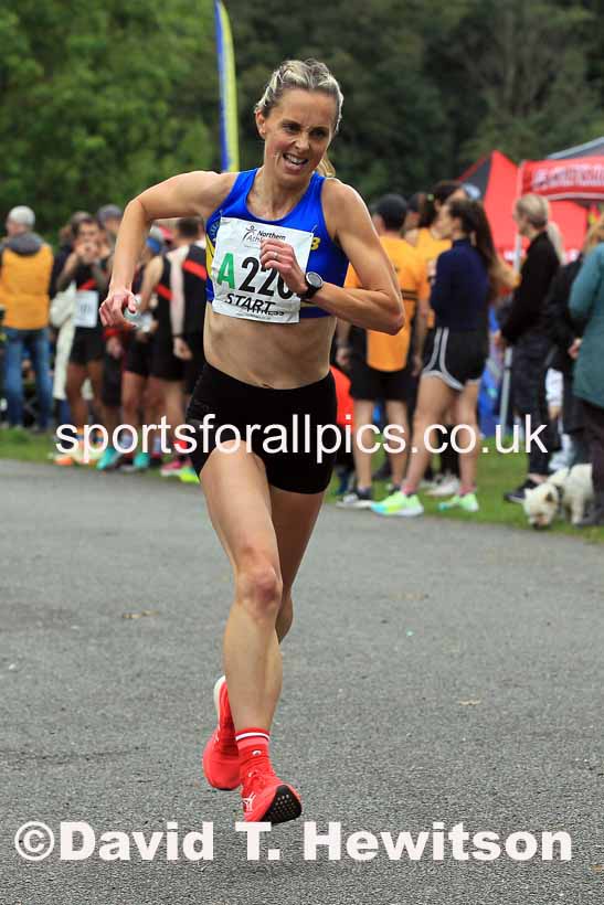 Senior womens Northern 4 Stage Relay, 2023 Northern 6 and 4 Stage Relays and Youngsters, Birkenhead Park, Wirral.  Photo: David T. Hewitson/Sports for All Pics